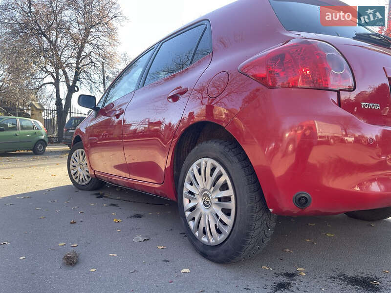 Хэтчбек Toyota Auris 2007 в Киеве