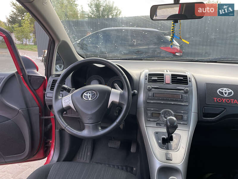 Хэтчбек Toyota Auris 2007 в Киеве