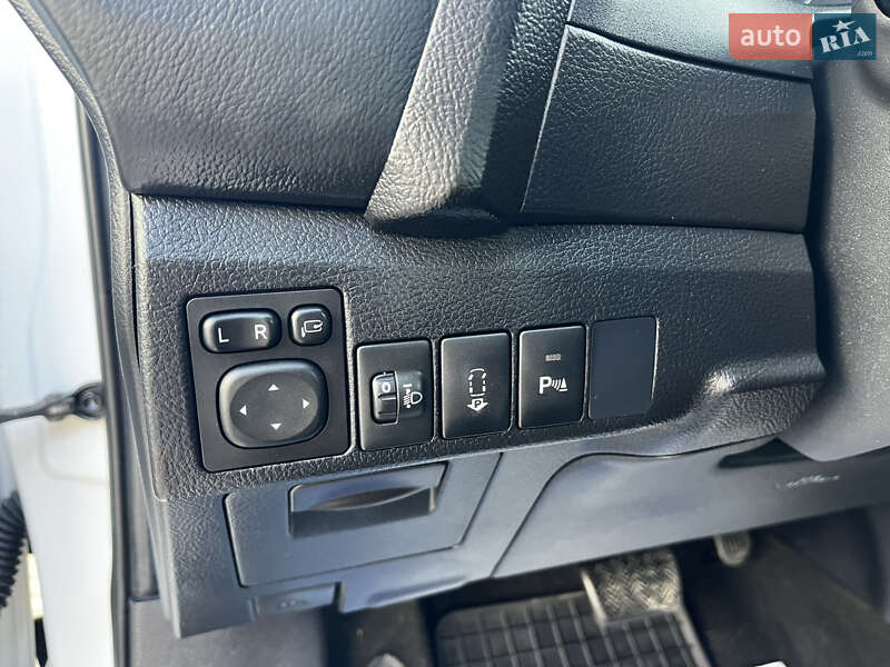 Хэтчбек Toyota Auris 2013 в Луцке фото 24 Хэтчбек Toyota Auris 2013 в Луцке