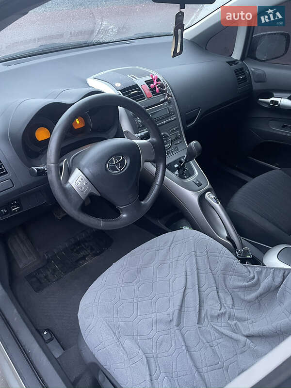 Хэтчбек Toyota Auris 2009 в Сарнах фото 6 Хэтчбек Toyota Auris 2009 в Сарнах