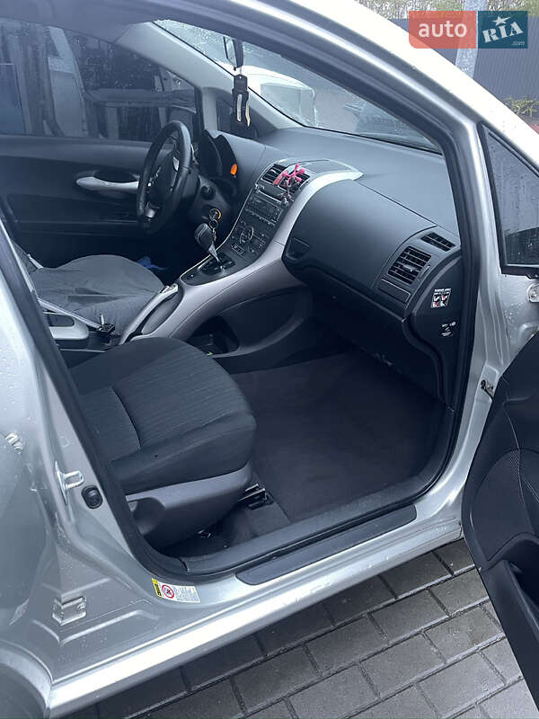 Хэтчбек Toyota Auris 2009 в Сарнах фото 13 Хэтчбек Toyota Auris 2009 в Сарнах