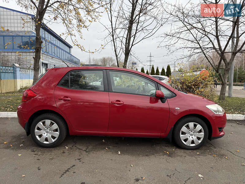 Хэтчбек Toyota Auris 2008 в Киеве