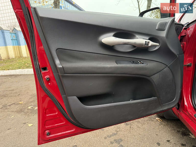 Хэтчбек Toyota Auris 2008 в Киеве