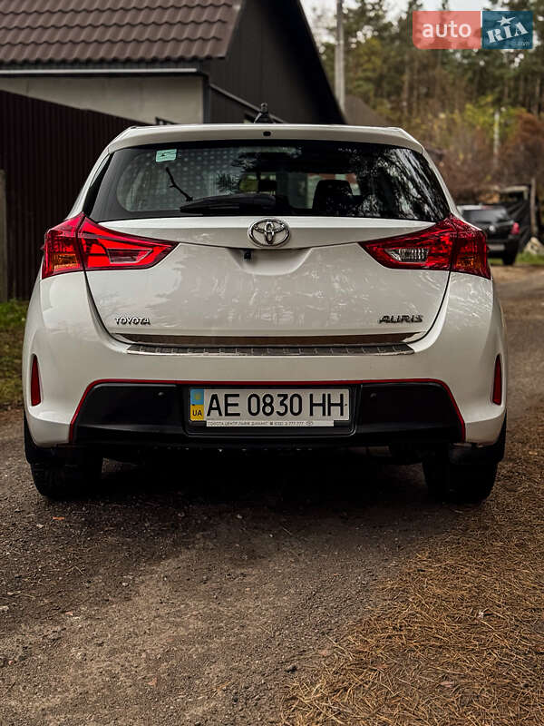 Хэтчбек Toyota Auris 2013 в Киеве