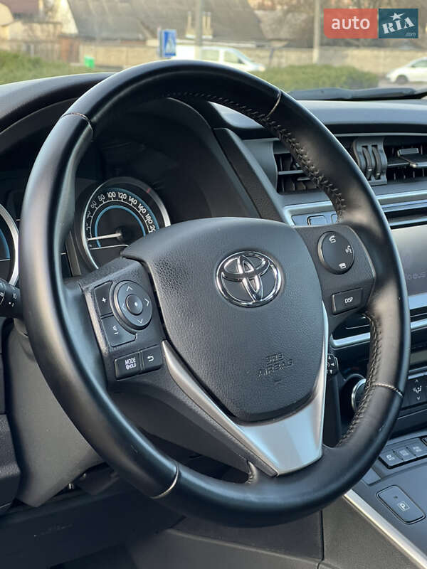 Универсал Toyota Auris 2014 в Житомире фото 41 Универсал Toyota Auris 2014 в Житомире