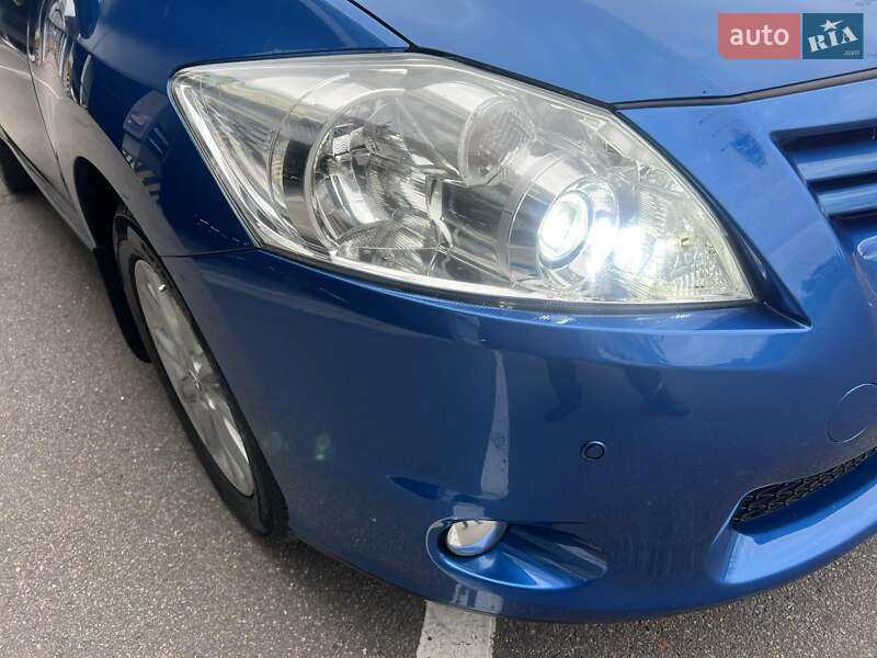 Хэтчбек Toyota Auris 2011 в Киеве фото 8 Хэтчбек Toyota Auris 2011 в Киеве