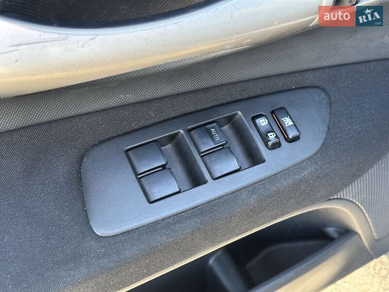 Хэтчбек Toyota Auris 2008 в Киеве