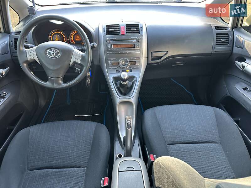 Хэтчбек Toyota Auris 2008 в Киеве