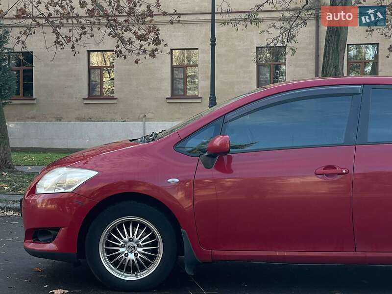 Хэтчбек Toyota Auris 2008 в Николаеве