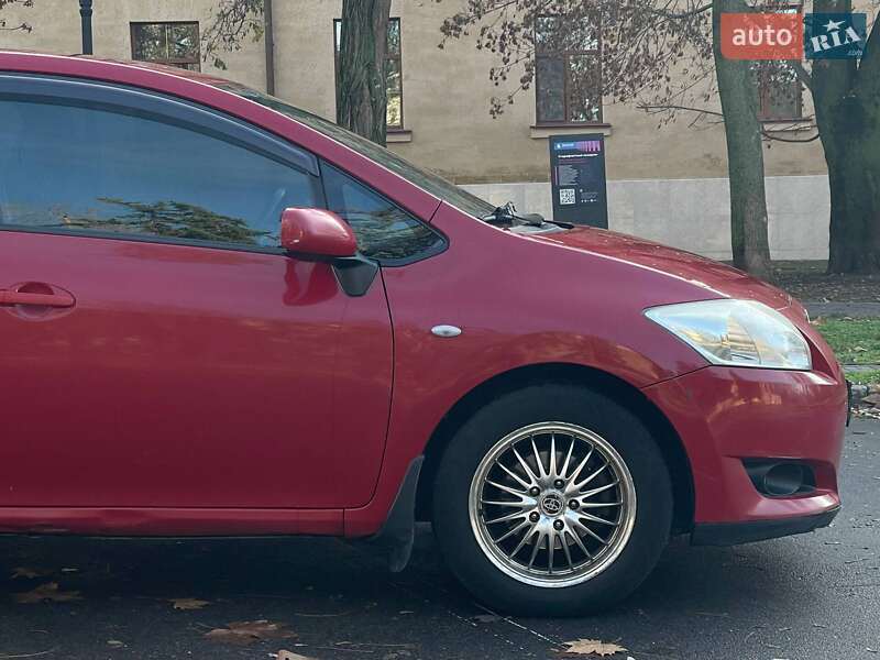 Хэтчбек Toyota Auris 2008 в Николаеве