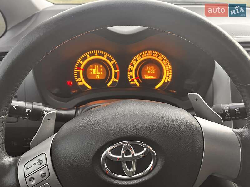 Хэтчбек Toyota Auris 2008 в Полтаве