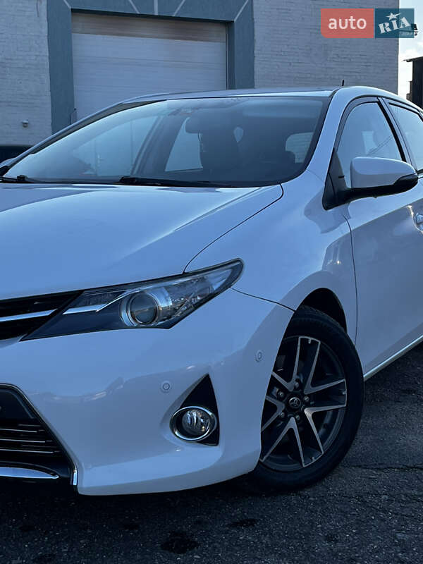 Хэтчбек Toyota Auris 2013 в Луцке фото 2 Хэтчбек Toyota Auris 2013 в Луцке