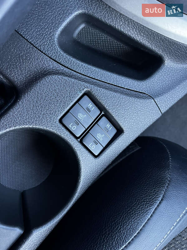 Хэтчбек Toyota Auris 2013 в Луцке фото 32 Хэтчбек Toyota Auris 2013 в Луцке