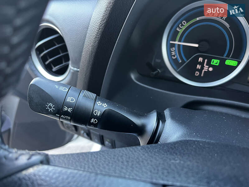 Хэтчбек Toyota Auris 2013 в Луцке фото 42 Хэтчбек Toyota Auris 2013 в Луцке