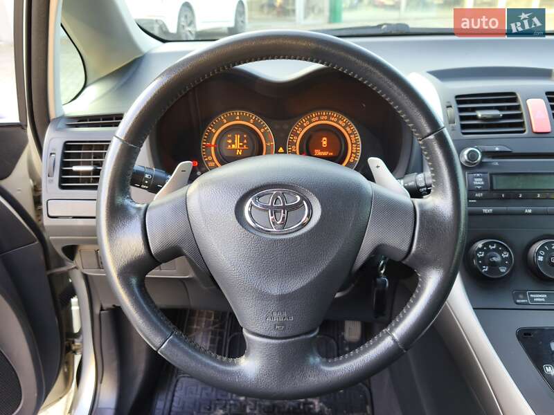 Хетчбек Toyota Auris 2007 в Дніпрі
