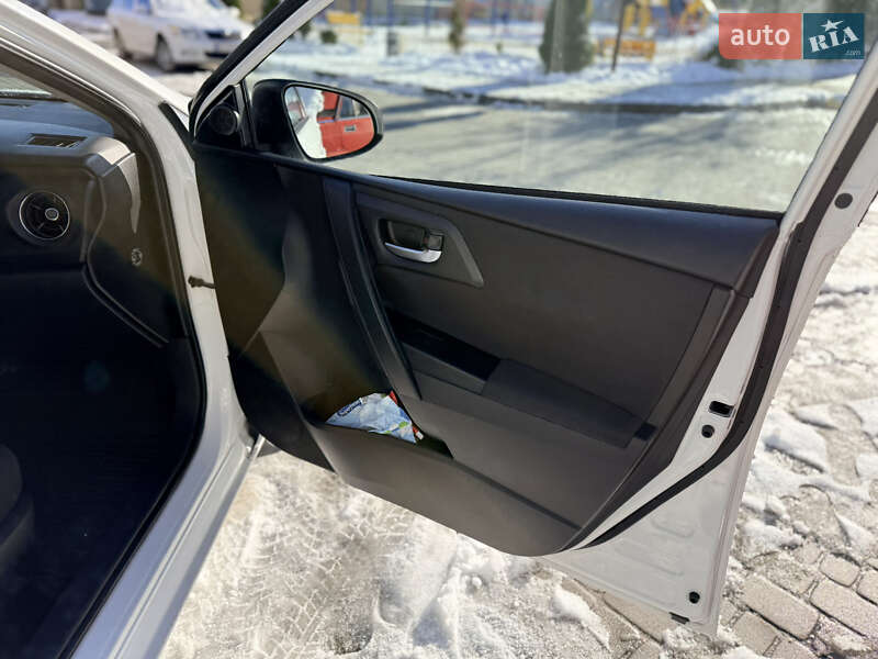 Универсал Toyota Auris 2016 в Львове фото 14 Универсал Toyota Auris 2016 в Львове