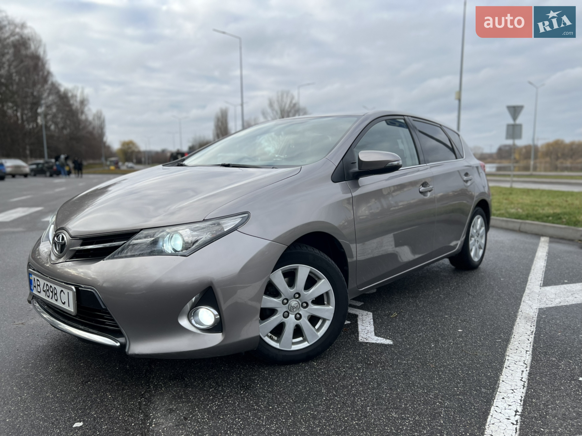 2013 Toyota Auris - мініатюра 2