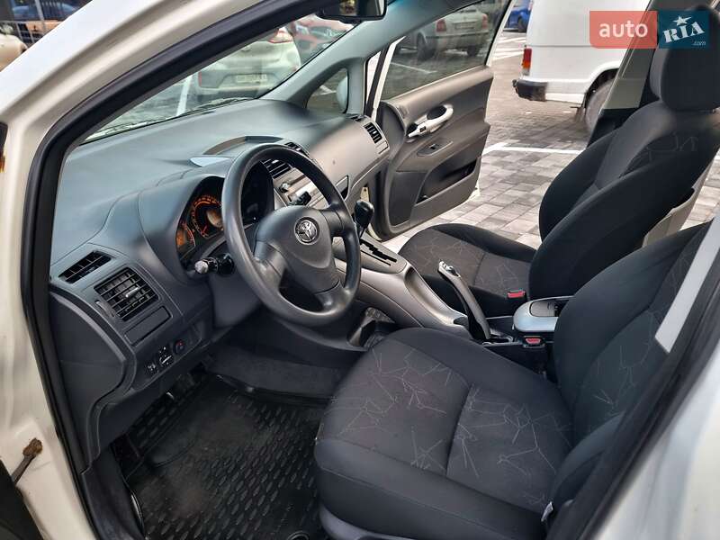 Хетчбек Toyota Auris 2010 в Вінниці