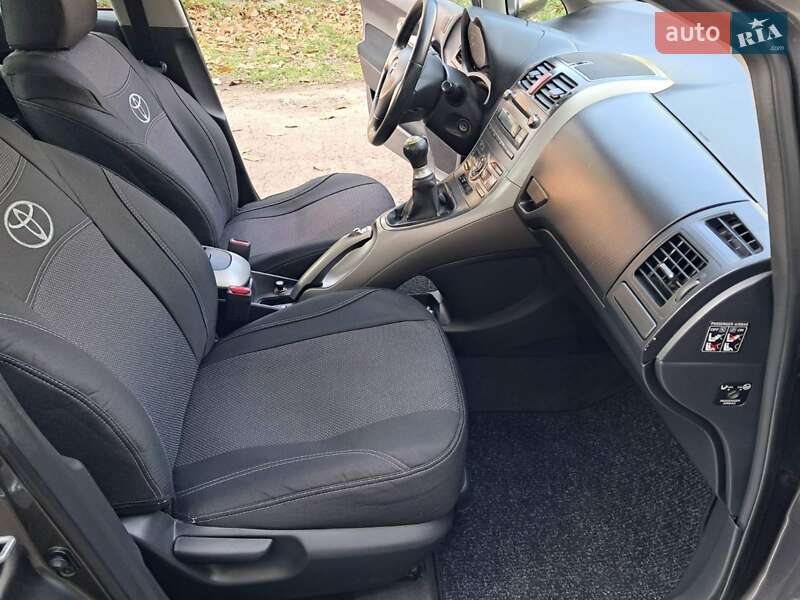 Хэтчбек Toyota Auris 2008 в Черновцах фото 10 Хэтчбек Toyota Auris 2008 в Черновцах