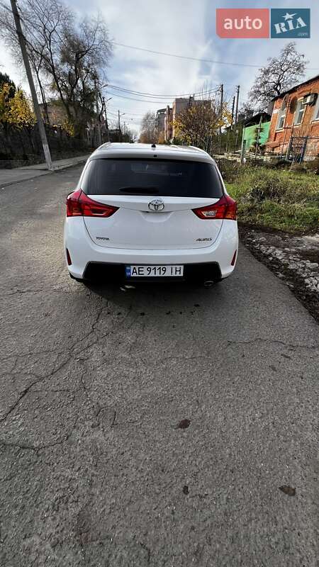Хетчбек Toyota Auris 2014 в Дніпрі фото 10 Хетчбек Toyota Auris 2014 в Дніпрі