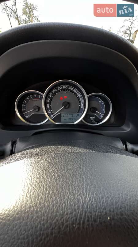 Хетчбек Toyota Auris 2014 в Дніпрі фото 20 Хетчбек Toyota Auris 2014 в Дніпрі