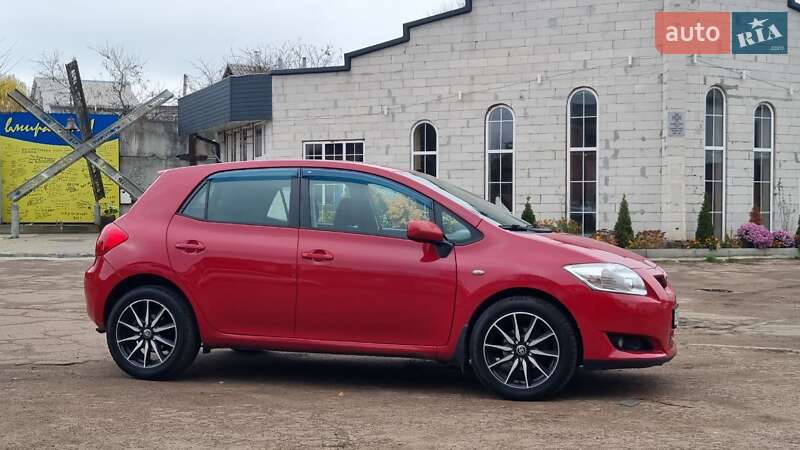 Хэтчбек Toyota Auris 2008 в Чернигове