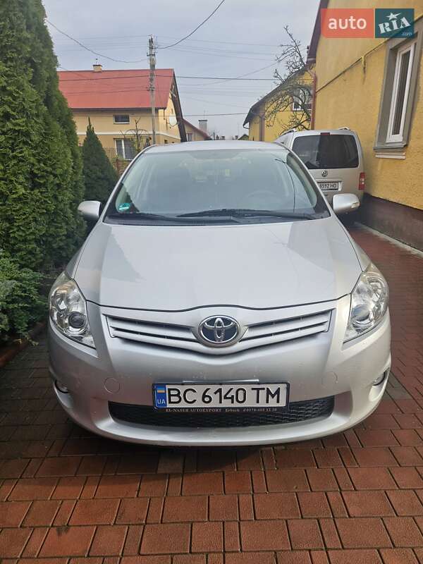 Хетчбек Toyota Auris 2011 в Львові