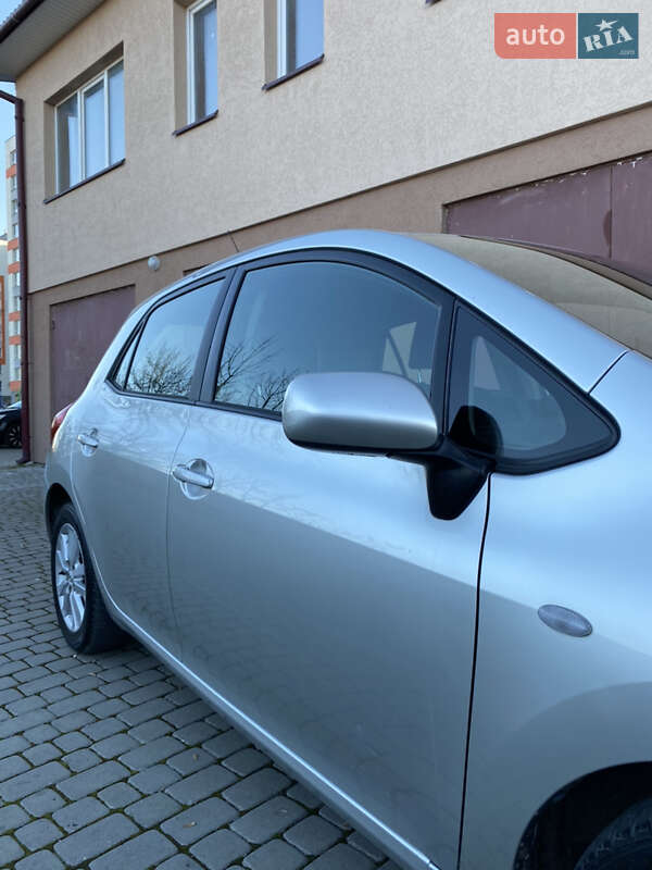 Хетчбек Toyota Auris 2006 в Івано-Франківську