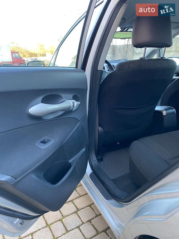 Хетчбек Toyota Auris 2006 в Івано-Франківську