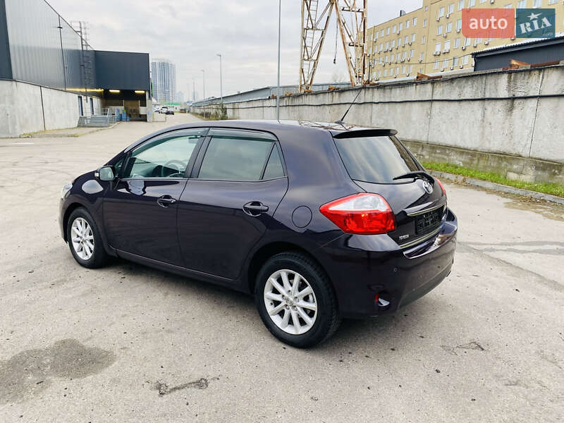 Хэтчбек Toyota Auris 2010 в Киеве
