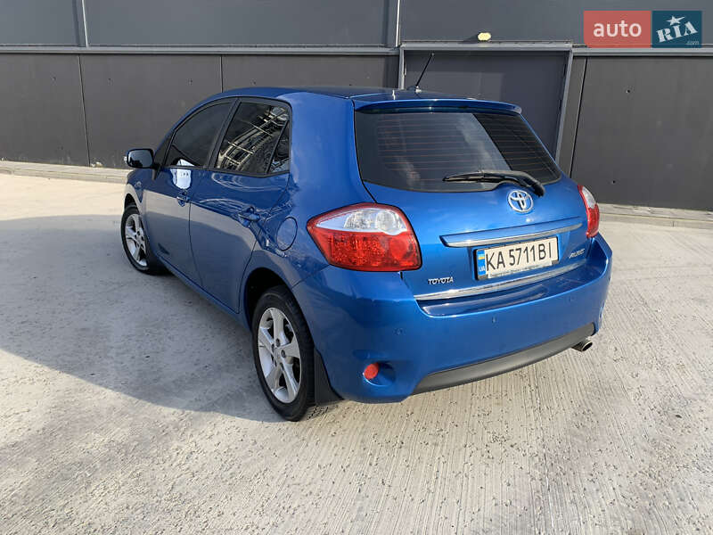 Хетчбек Toyota Auris 2010 в Києві