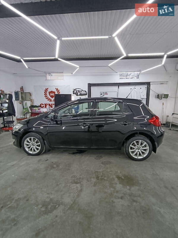 Хетчбек Toyota Auris 2008 в Чернівцях