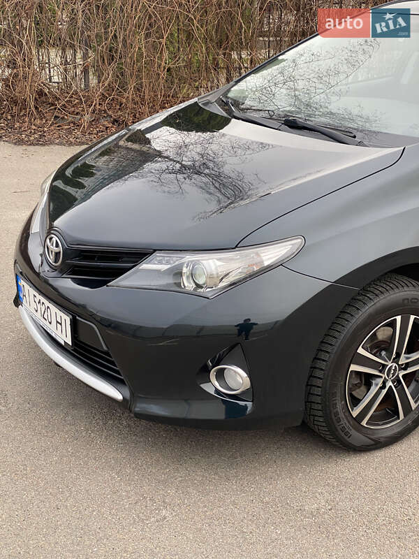 Хетчбек Toyota Auris 2014 в Києві фото 10 Хетчбек Toyota Auris 2014 в Києві