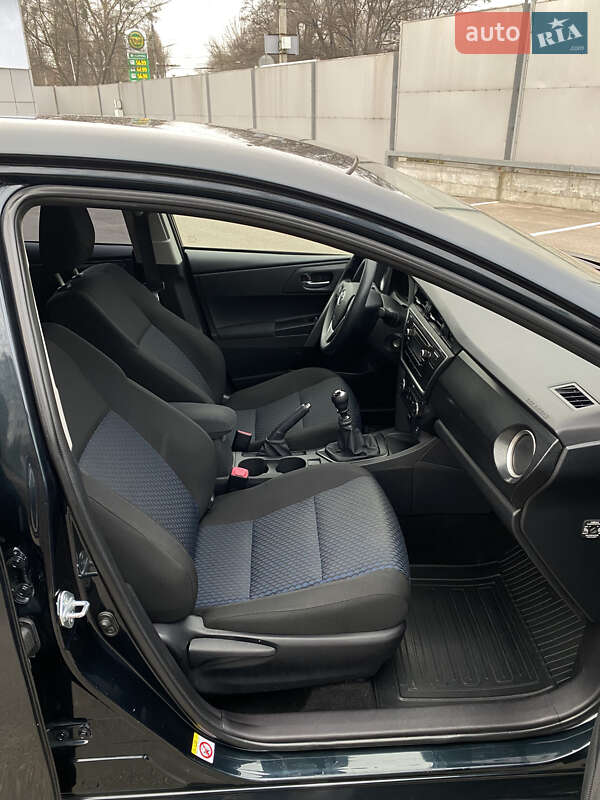 Хетчбек Toyota Auris 2014 в Києві фото 39 Хетчбек Toyota Auris 2014 в Києві