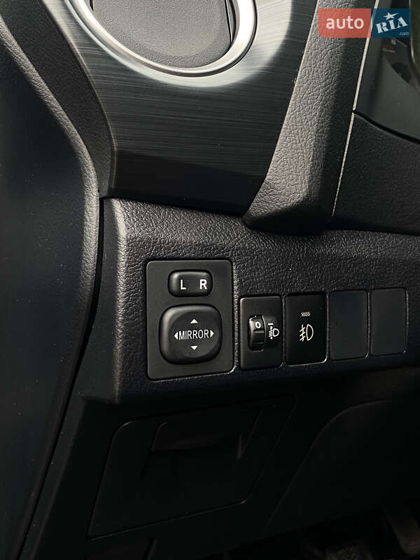 Хетчбек Toyota Auris 2014 в Києві фото 44 Хетчбек Toyota Auris 2014 в Києві