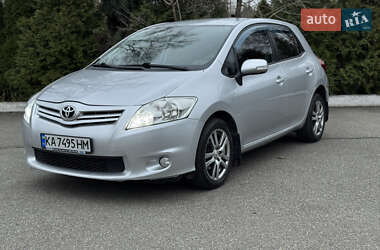 Хэтчбек Toyota Auris 2011 в Киеве