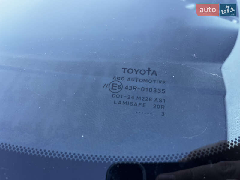 Хэтчбек Toyota Auris 2013 в Луцке