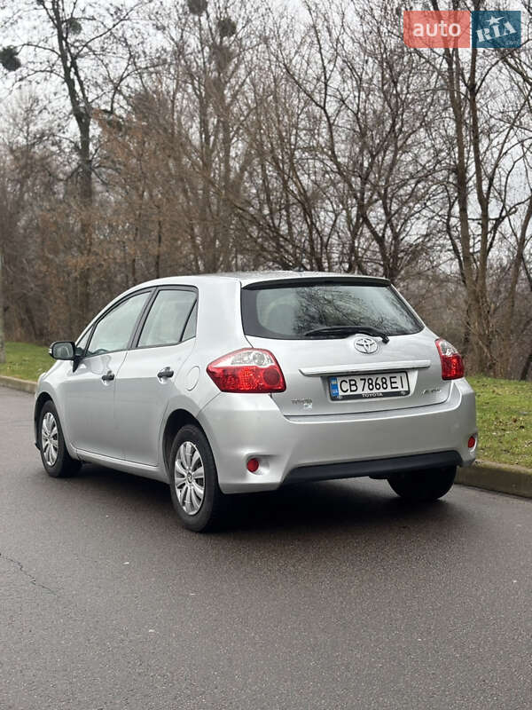 Хетчбек Toyota Auris 2010 в Києві