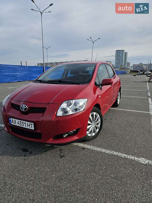 Хэтчбек Toyota Auris 2008 в Харькове фото Хэтчбек Toyota Auris 2008 в Харькове