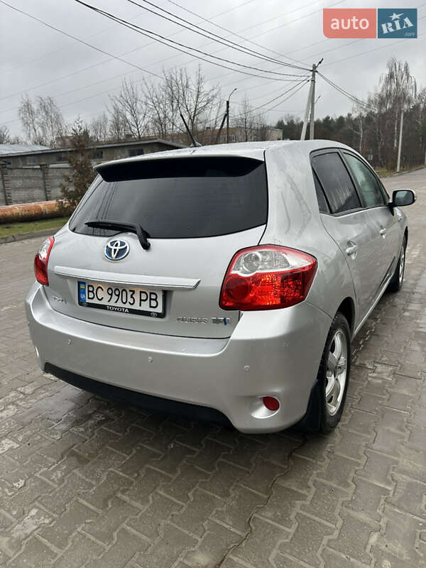 Toyota Auris 2011