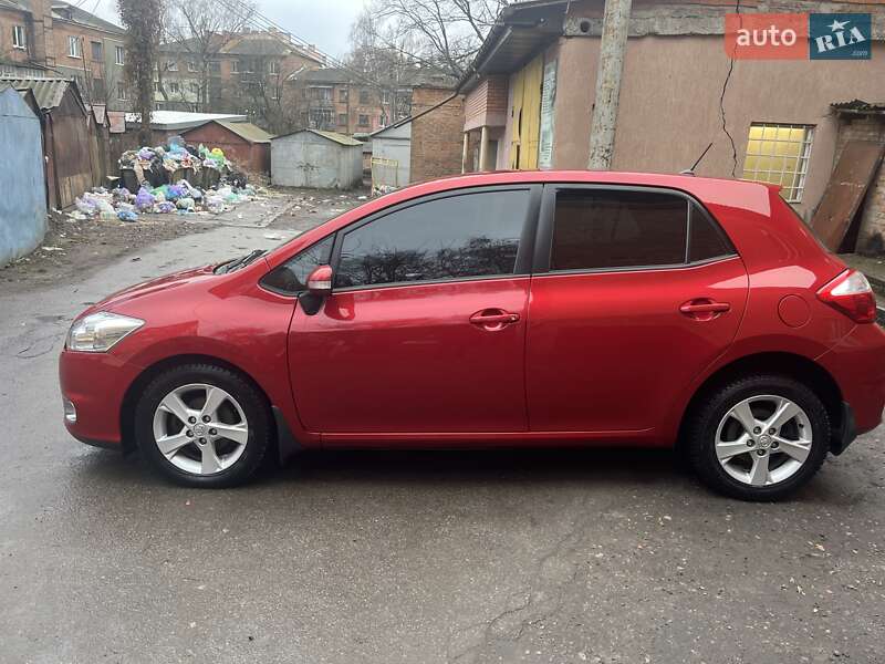 Toyota Auris 2012