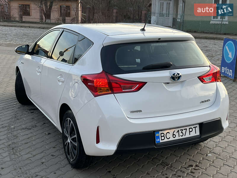 Хэтчбек Toyota Auris 2014 в Трускавце