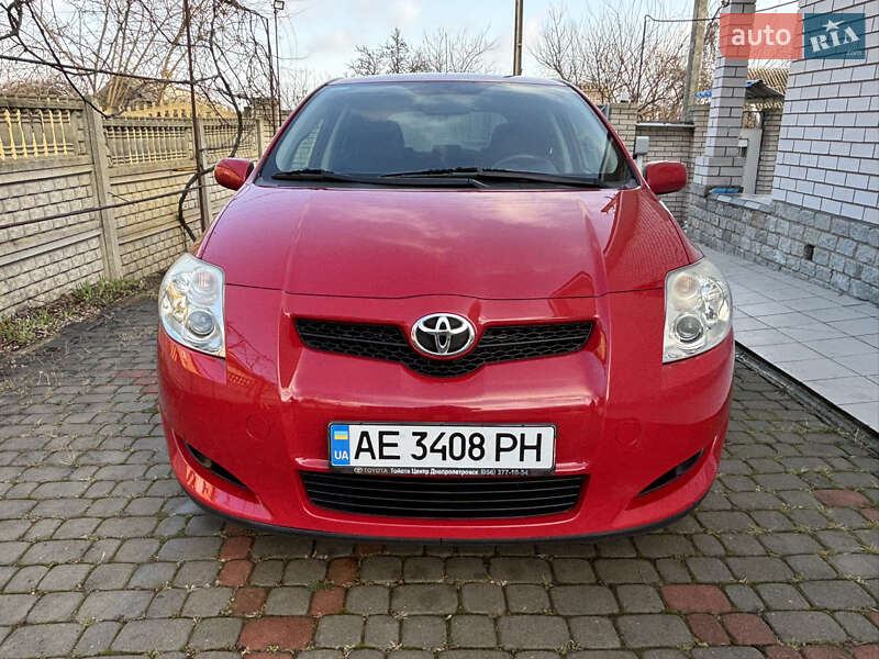 Хетчбек Toyota Auris 2008 в Дніпрі