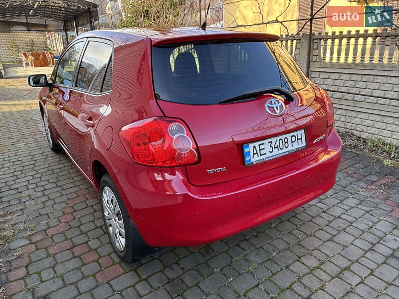 Хетчбек Toyota Auris 2008 в Дніпрі