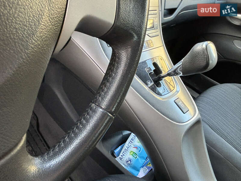 Хетчбек Toyota Auris 2008 в Дніпрі