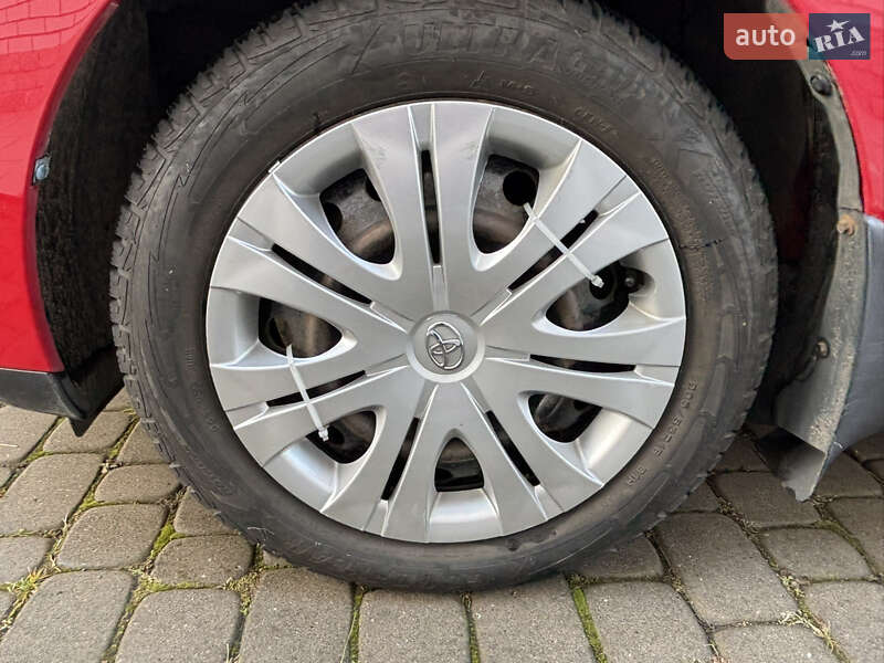 Хетчбек Toyota Auris 2008 в Дніпрі