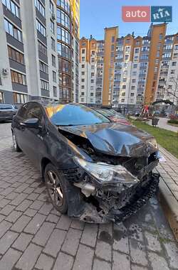 Хэтчбек Toyota Auris 2013 в Ивано-Франковске