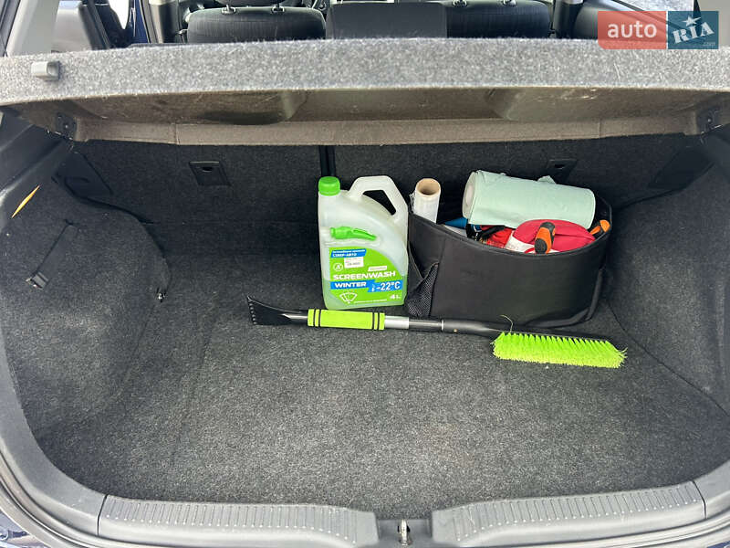 Хэтчбек Toyota Auris 2008 в Буче