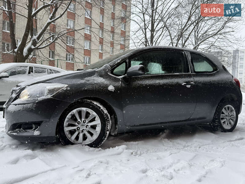 Хэтчбек Toyota Auris 2007 в Львове