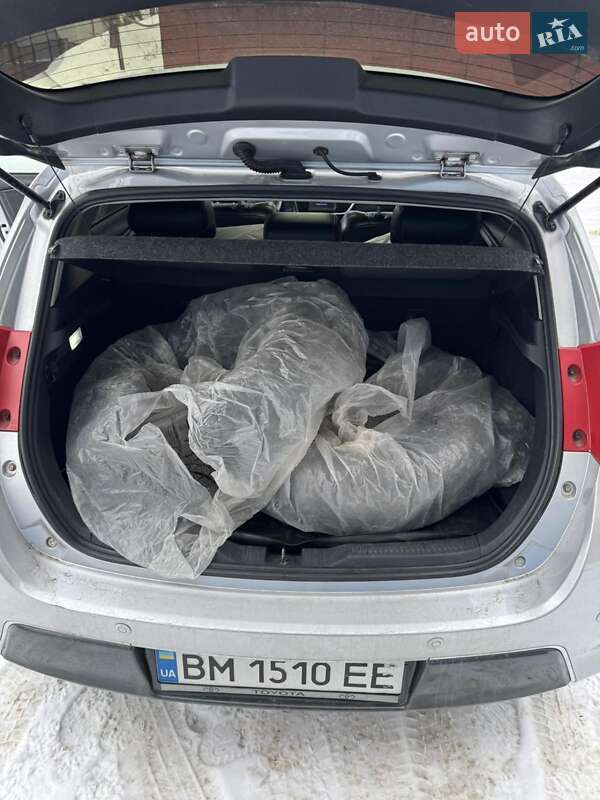Хэтчбек Toyota Auris 2012 в Сумах